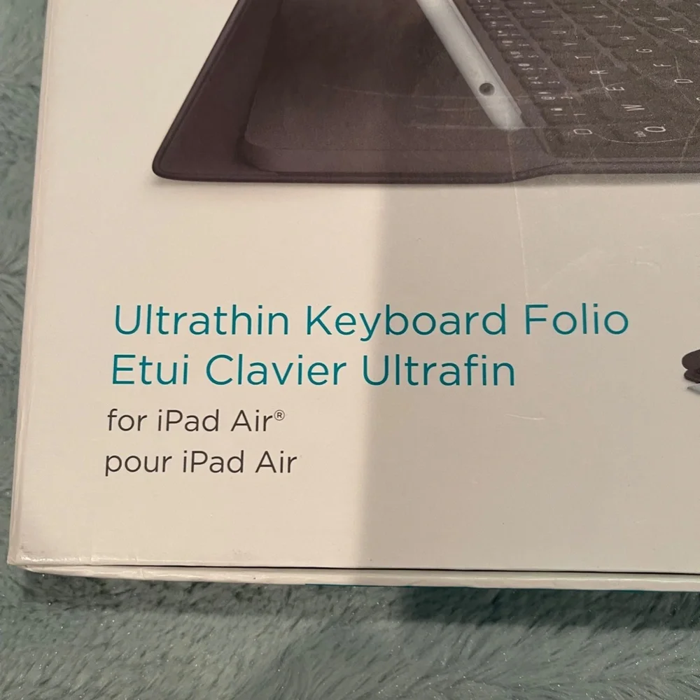 LOGITECH ultra thin keyboard folio for iPad Air